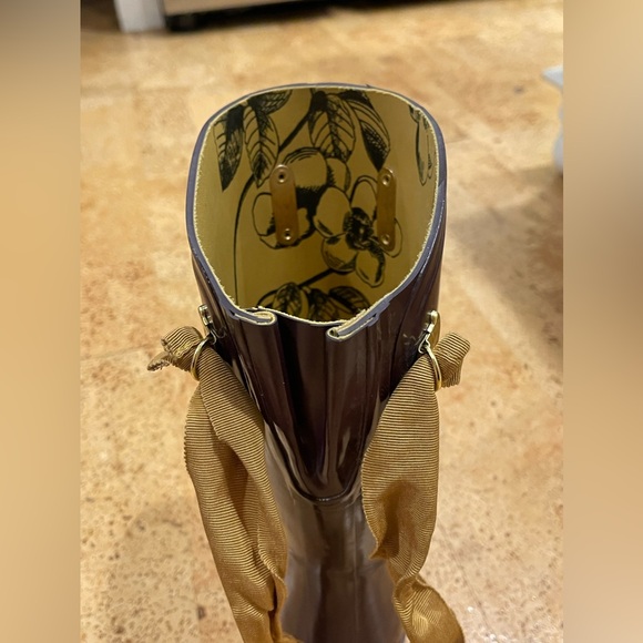 Joules Evedon Womens Short Rain Boots Gloss Burgundy  w/ Yellow Ribbon 7 US - Picture 13 of 16